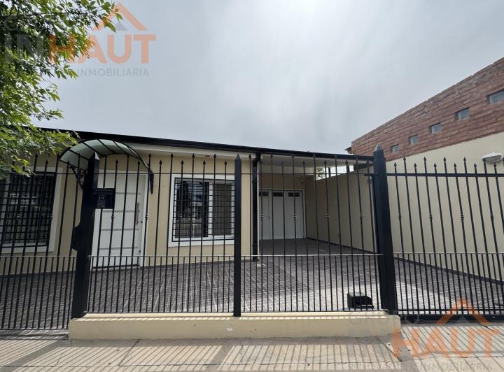 Casa · 400m² · 5 Ambientes · 1 Cochera