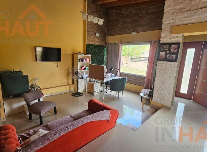 Casa · 187m² · 2 Dormitorios