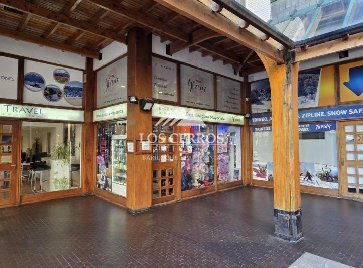 Local comercial · 162m² · 3 Ambientes · 1 Cochera