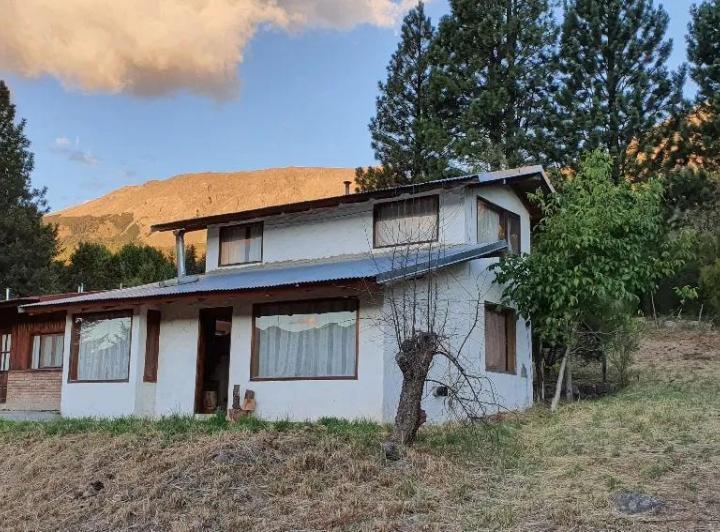 Campo · 210m² · 8 Ambientes