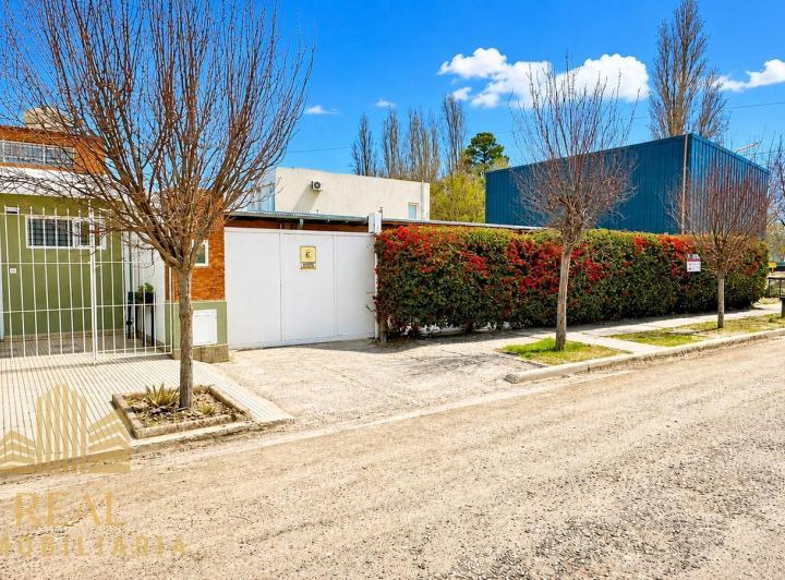 Casa · 296m² · 4 Ambientes · 1 Cochera