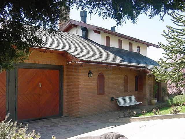 Casa · 350m² · 4 Ambientes · 2 Cocheras