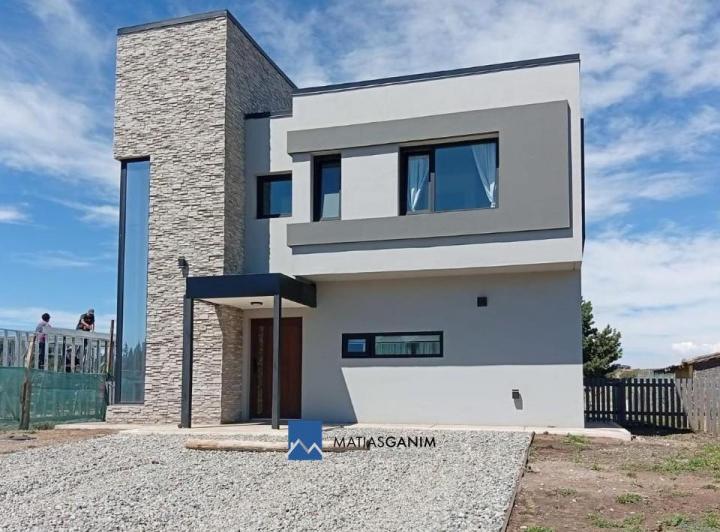 Casa · 135m² · 3 Dormitorios · 1 Cochera