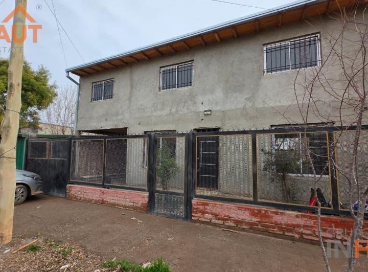 Casa · 208m² · 3 Ambientes · 2 Cocheras