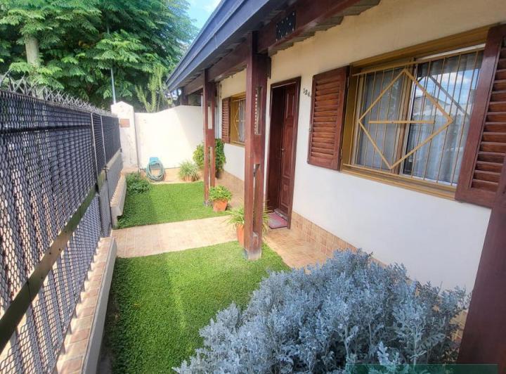 Casa · 80m² · 5 Ambientes · 1 Cochera