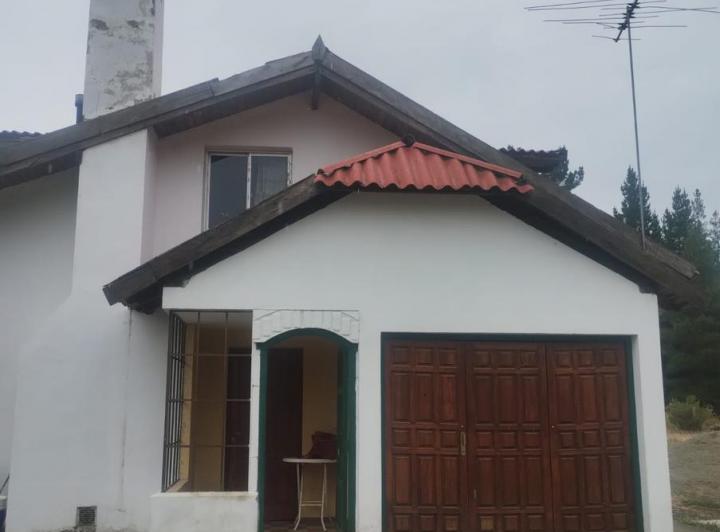 Casa · 215m² · 11 Ambientes · 1 Cochera