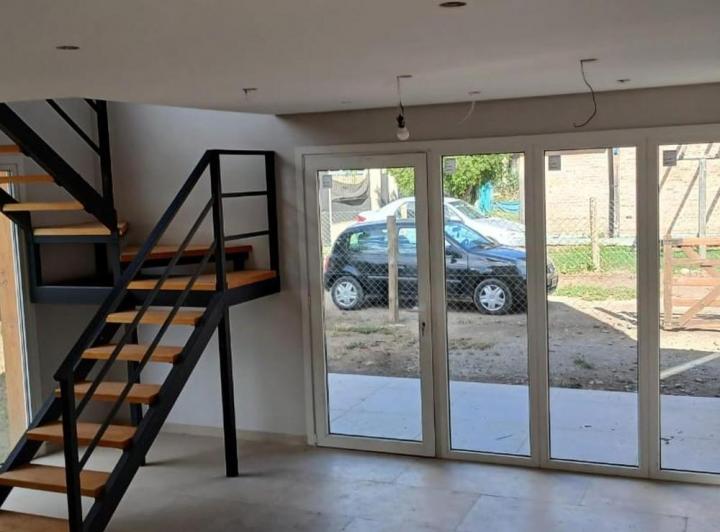 Casa · 70m² · 3 Ambientes · 2 Cocheras