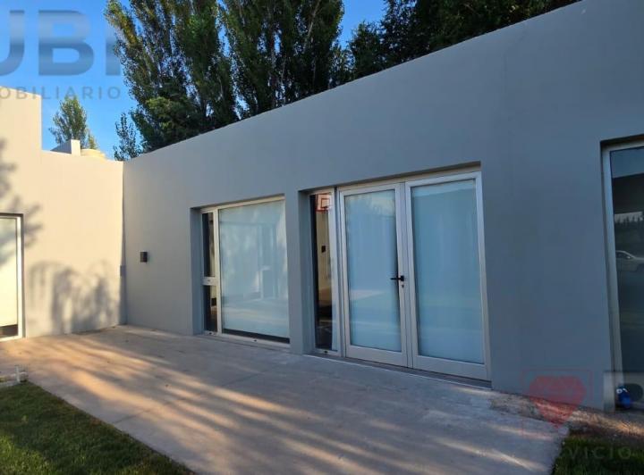 Casa · 210m² · 7 Ambientes · 2 Cocheras