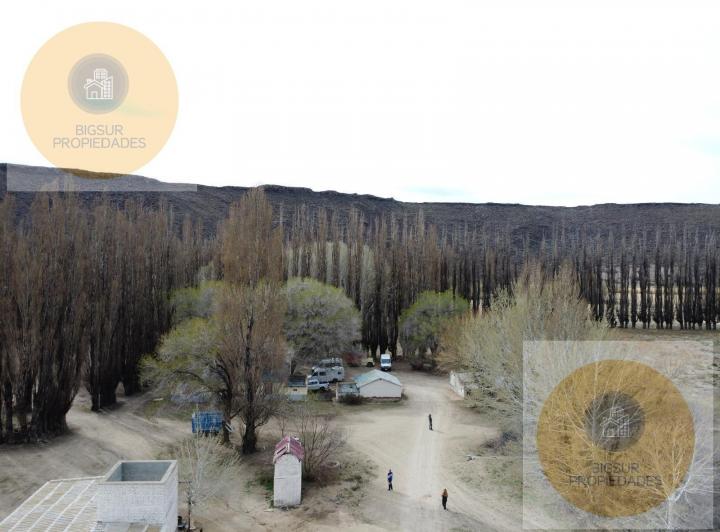 Campo · 18000000m² · 4 Ambientes · 1 Cochera