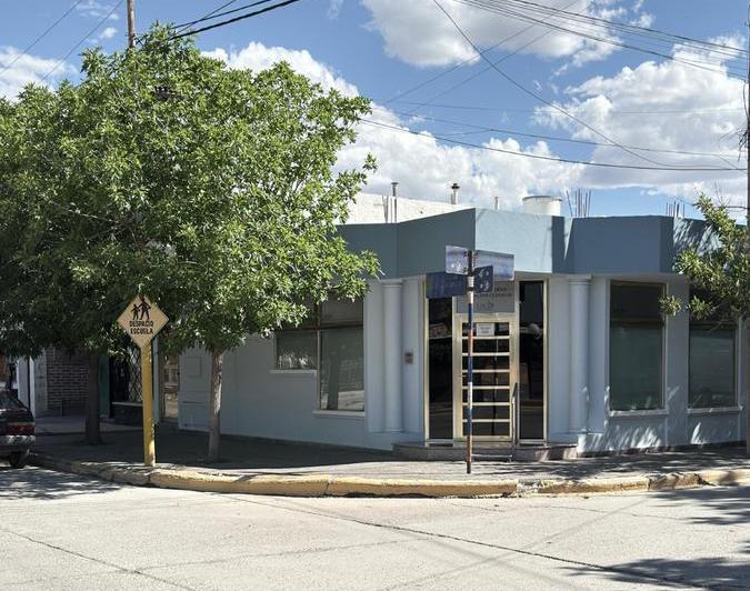 Local comercial · 279m² · 8 Ambientes · 1 Cochera
