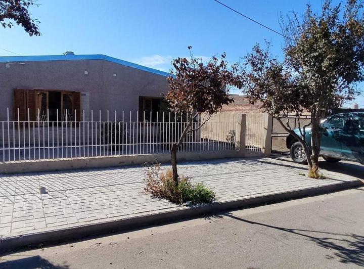 Casa · 94m² · 5 Ambientes · 1 Cochera