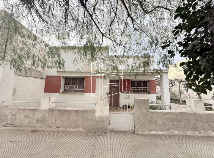 Casa · 73m² · 4 Ambientes · 2 Cocheras