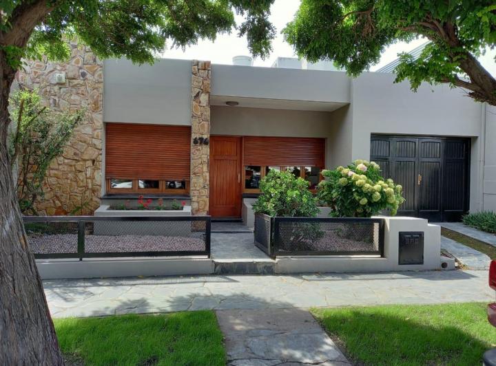 Casa · 180m² · 5 Ambientes