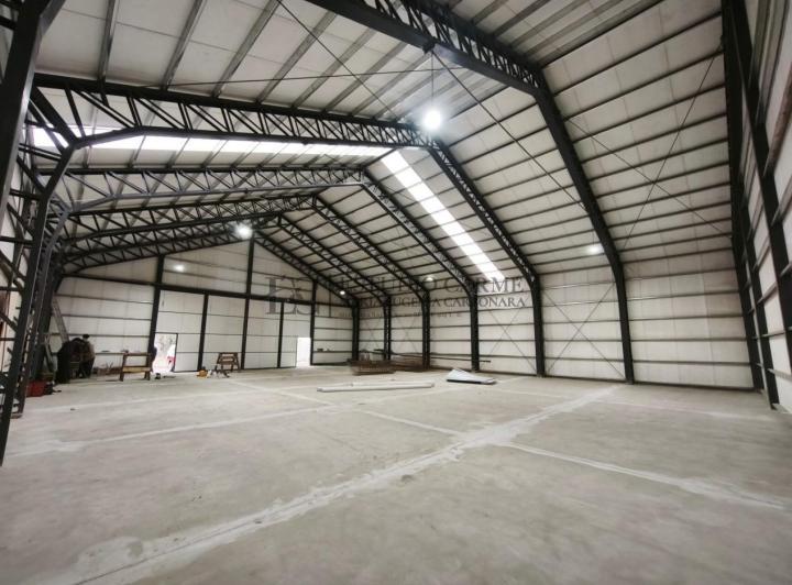 Bodega-Galpón · 396m² · 5 Cocheras