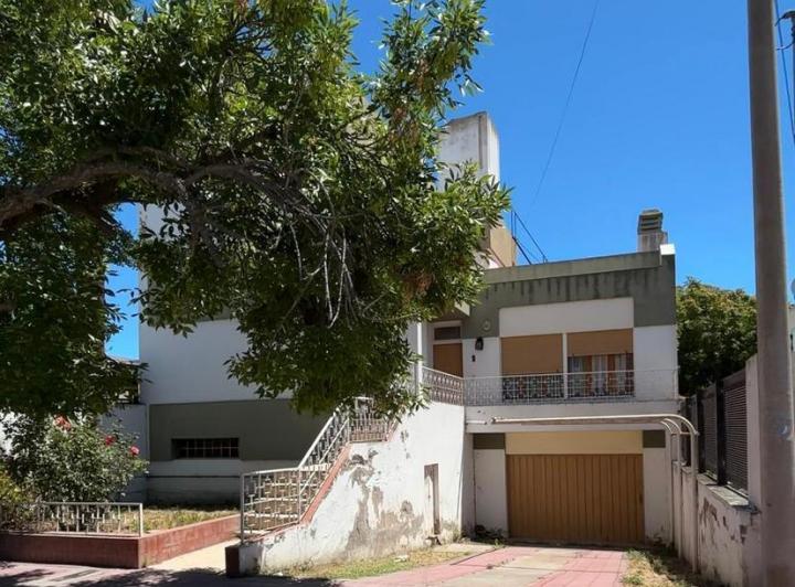 Casa · 260m² · 5 Ambientes