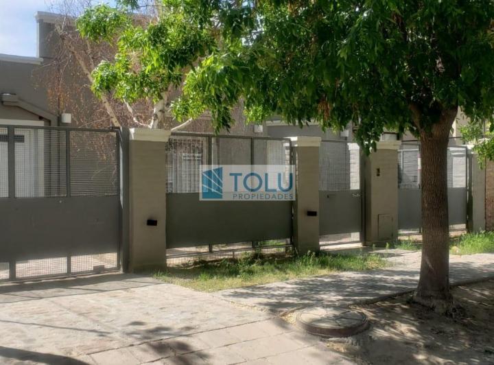 Casa · 210m² · 6 Ambientes · 1 Cochera