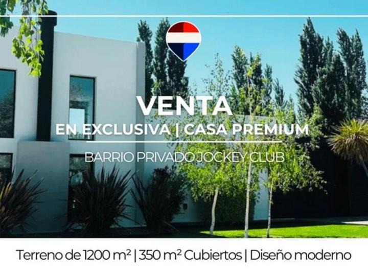 Casa · 350m² · 8 Ambientes · 1 Cochera