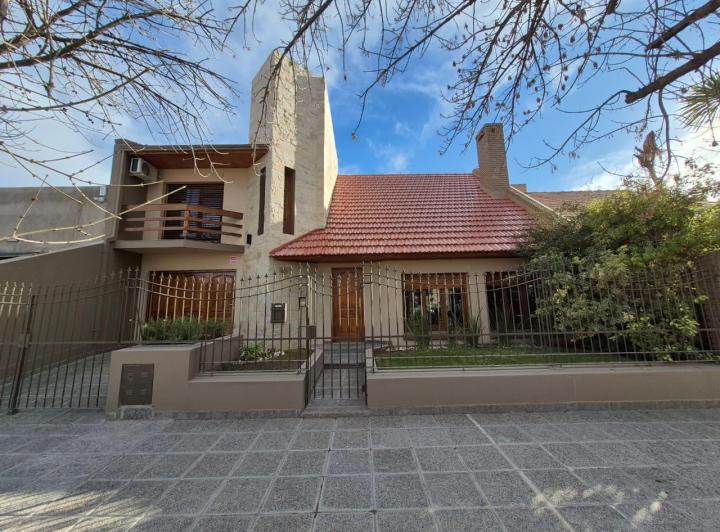 Casa · 205m² · 3 Dormitorios