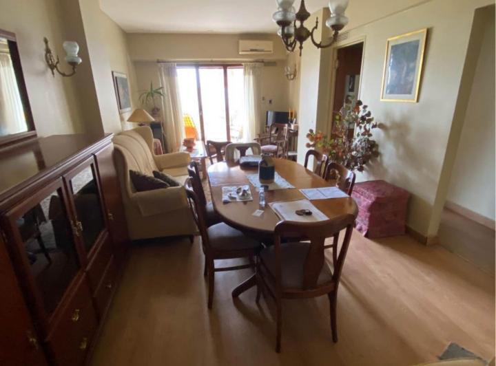 Departamento · 100m² · 8 Ambientes