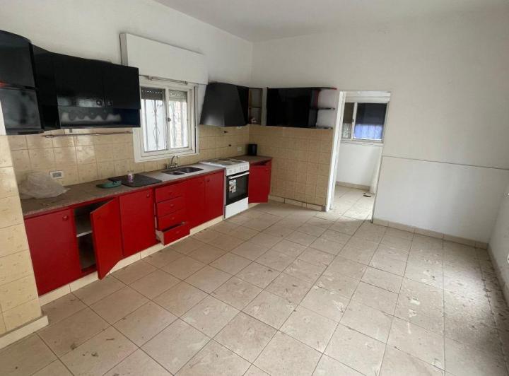 Casa · 160m² · 6 Ambientes · 1 Cochera