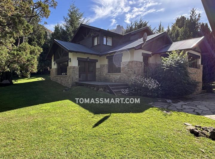 Casa · 320m² · 5 Ambientes