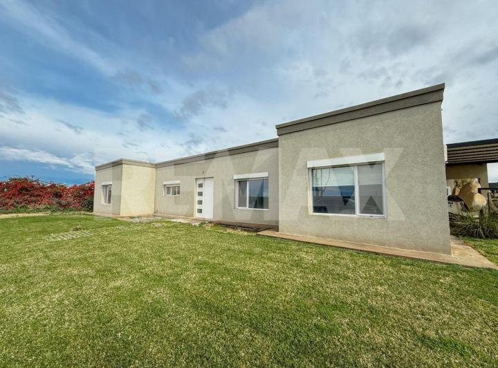 Casa · 186m² · 6 Ambientes · 2 Cocheras
