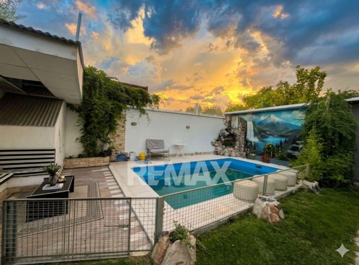 Casa · 189m² · 4 Ambientes · 1 Cochera