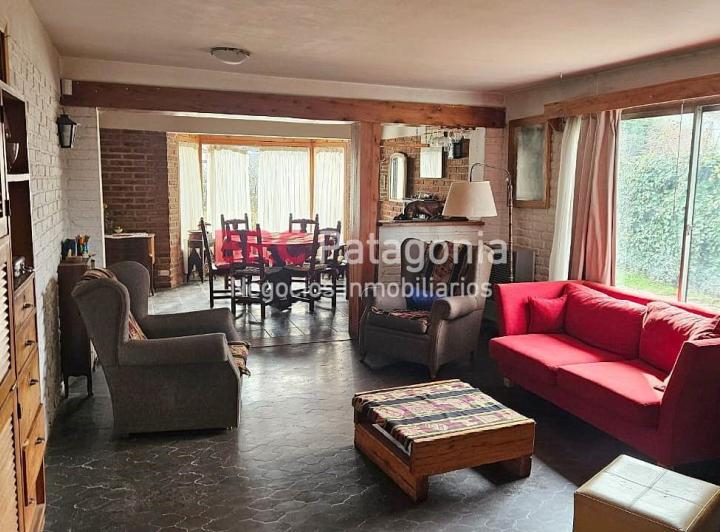 Casa · 250m² · 6 Ambientes