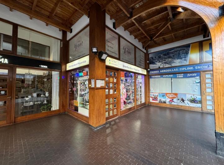 Local comercial · 162m² · 3 Ambientes