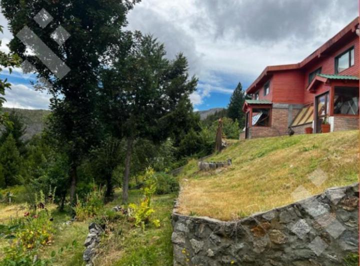 Casa · 500m² · 9 Dormitorios