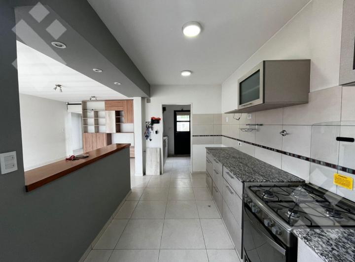 Casa · 117m² · 5 Ambientes · 2 Cocheras