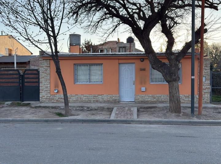 Casa · 80m² · 4 Ambientes · 1 Cochera