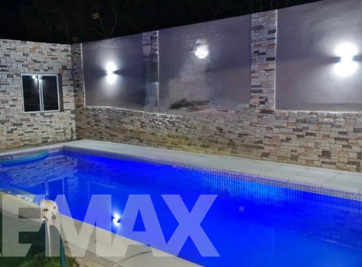 Casa · 169m² · 8 Ambientes · 1 Cochera