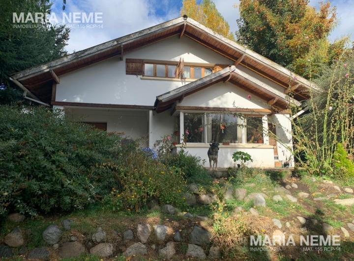 Casa · 222m² · 7 Ambientes · 2 Cocheras