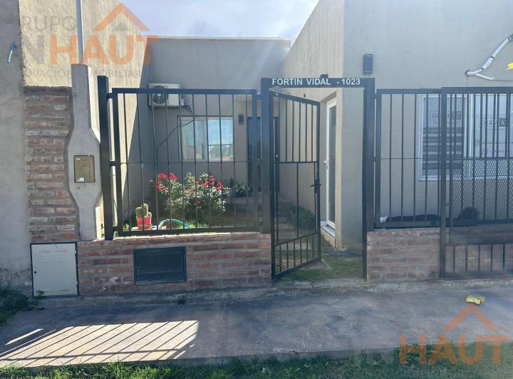 Casa · 84m² · 4 Ambientes · 2 Cocheras