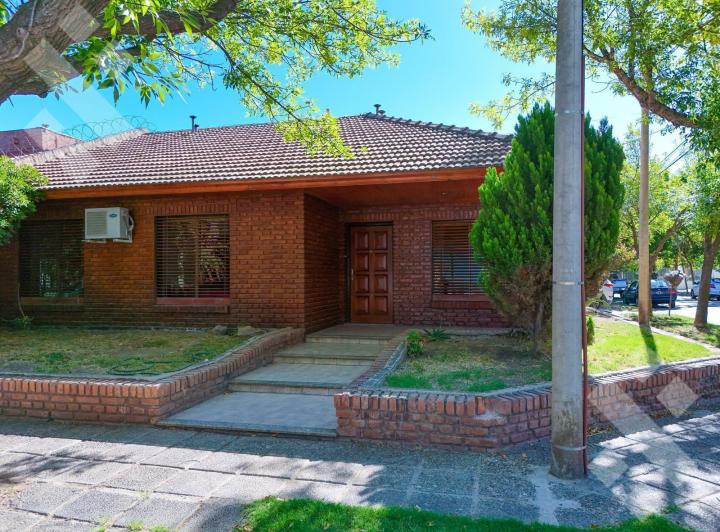 Casa · 192m² · 4 Dormitorios