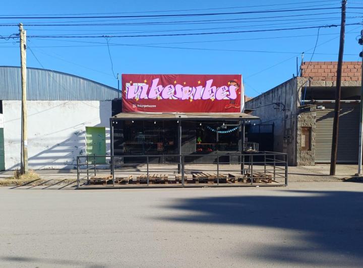 Local comercial · 83m²