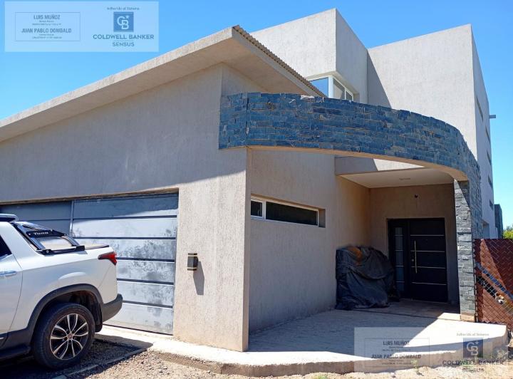 Casa · 270m² · 10 Ambientes · 2 Cocheras
