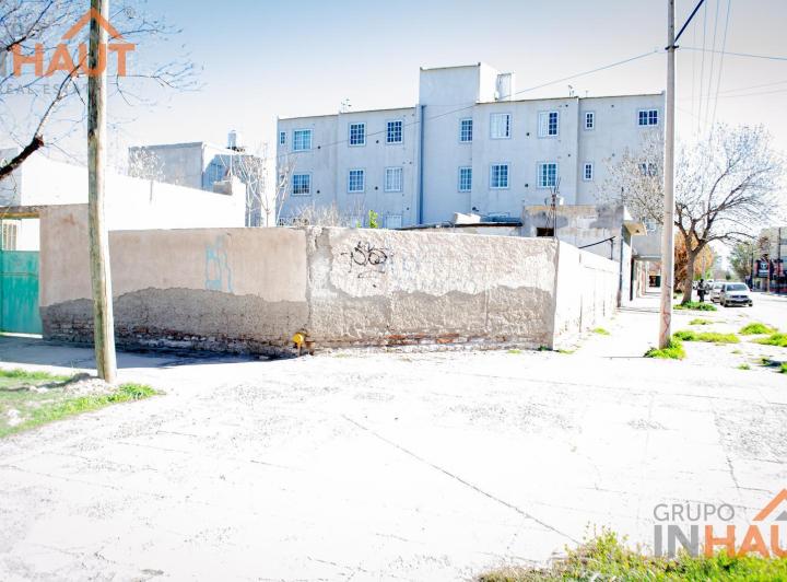 Casa · 72m² · 5 Ambientes · 1 Cochera
