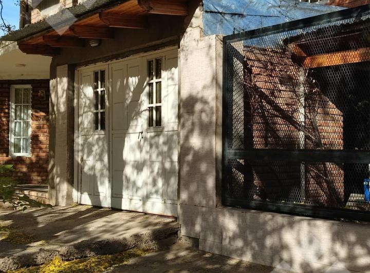 Casa · 200m² · 2 Dormitorios · 1 Cochera