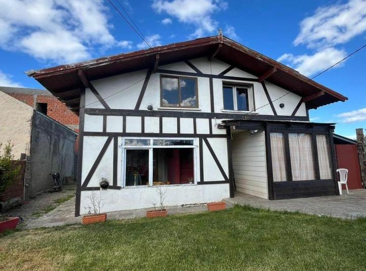 Casa · 150m² · 8 Dormitorios
