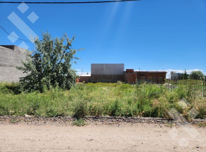 Terreno · 300m²