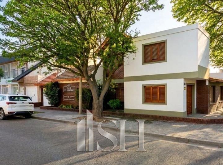 Casa · 195m² · 7 Ambientes