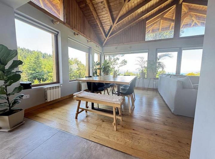 Casa · 233m² · 6 Ambientes