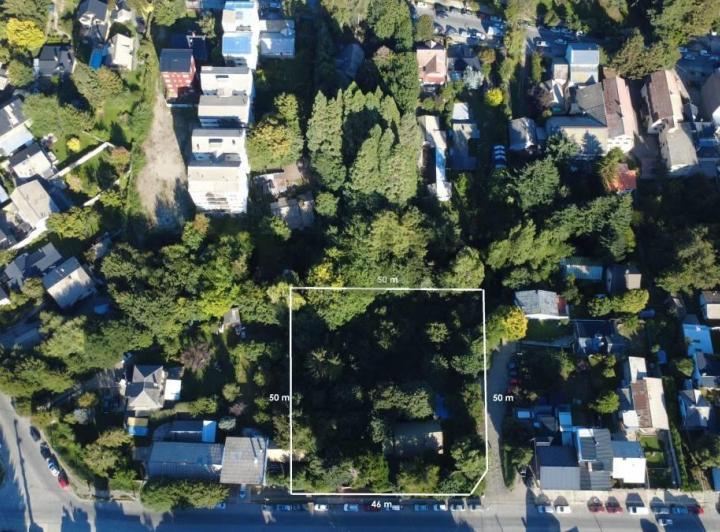 Terreno · 2492m²
