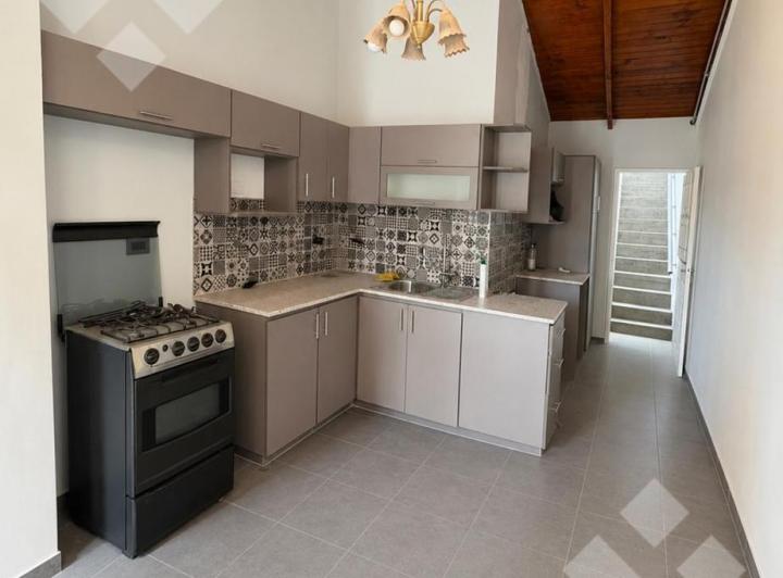 Casa · 176m² · 7 Ambientes · 2 Cocheras