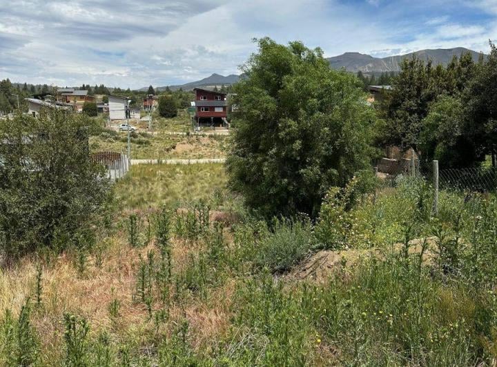 Terreno · 300m²