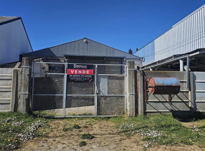 Local comercial · 450m² · 9 Ambientes · 2 Cocheras