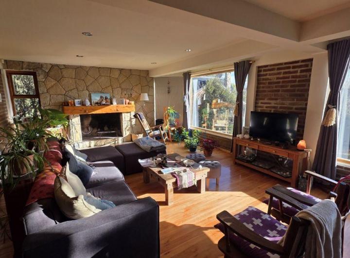 Casa · 250m² · 8 Ambientes