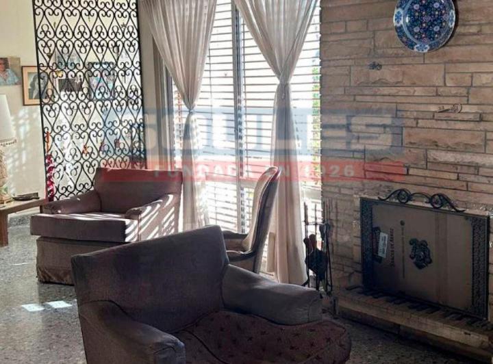 Casa · 280m² · 6 Ambientes · 2 Cocheras